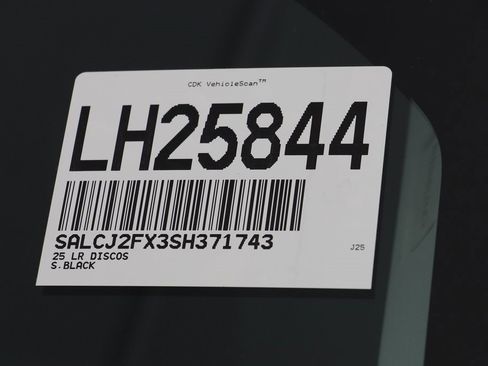 New 2025 Land Rover Discovery Sport S image 26