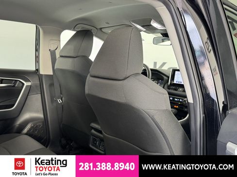 Certified 2025 Toyota RAV4 XLE FWD image 21