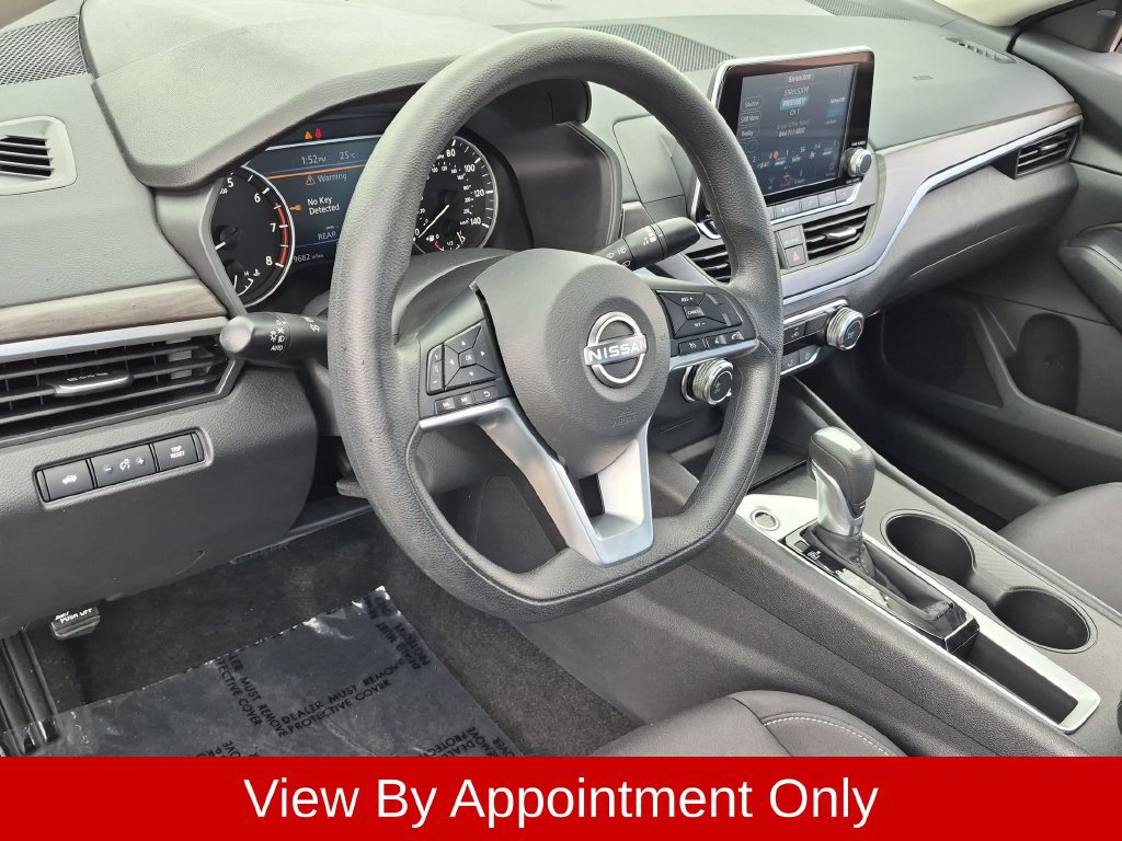 Used 2025 Nissan Altima 2.5 SV FWD image 15