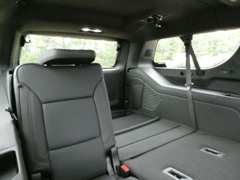 New 2026 Chevrolet Suburban High Country AWD/4WD image 13