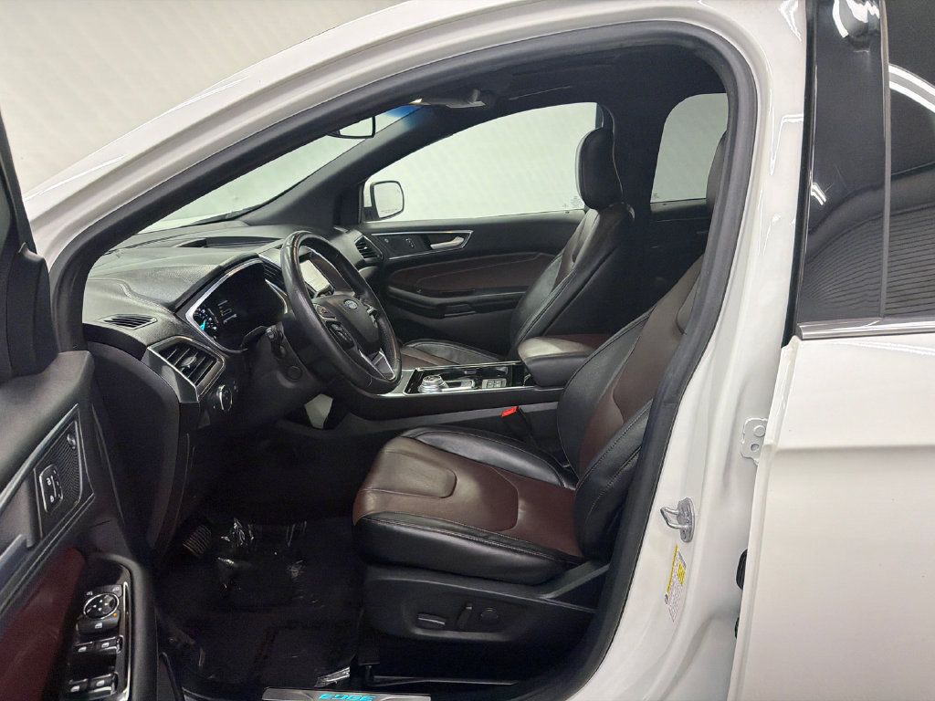 Used 2020 Ford Edge Titanium w/ Equipment Group 301A FWD image 9