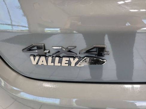 Used 2023 Jeep Compass Latitude AWD/4WD image 7