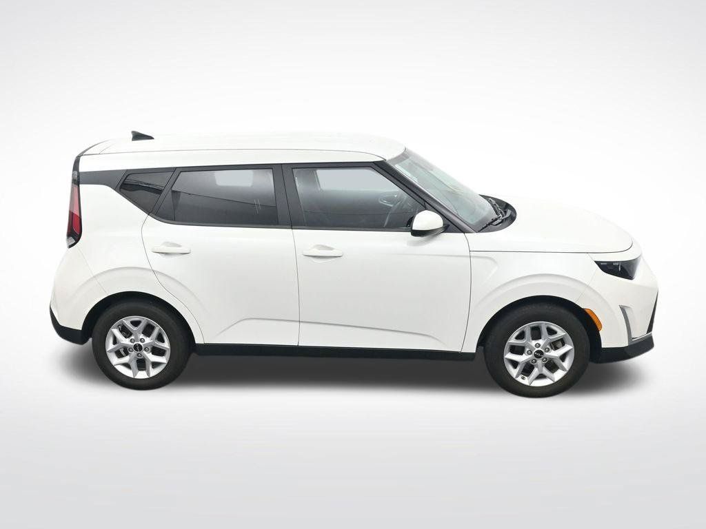 Used 2023 Kia Soul LX w/ Option Group 015 FWD image 24
