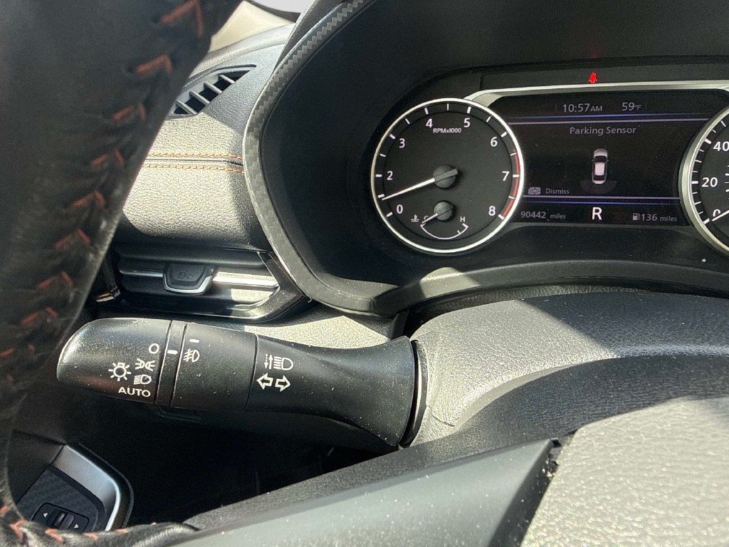 Used 2020 Nissan Sentra SR w/ Premium Package FWD image 32