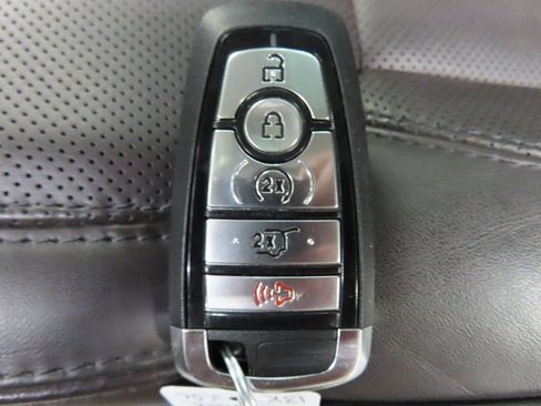 Used 2025 Ford Expedition Max Platinum w/ Platinum Ultimate Package image 76