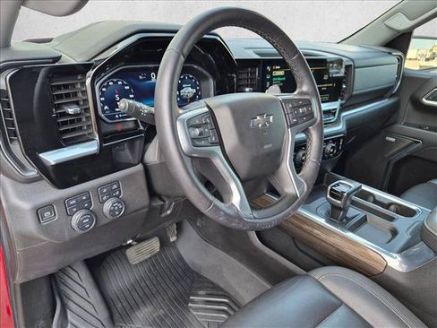 Used 2022 Chevrolet Silverado 1500 RST AWD/4WD image 10