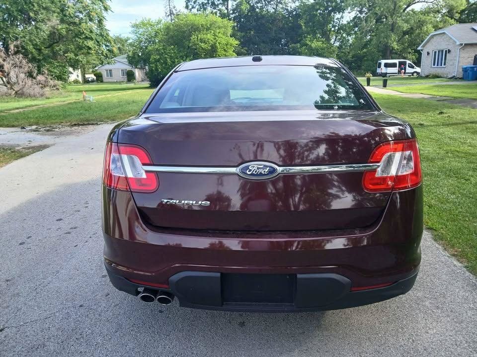 Used 2011 Ford Taurus SE FWD image 7