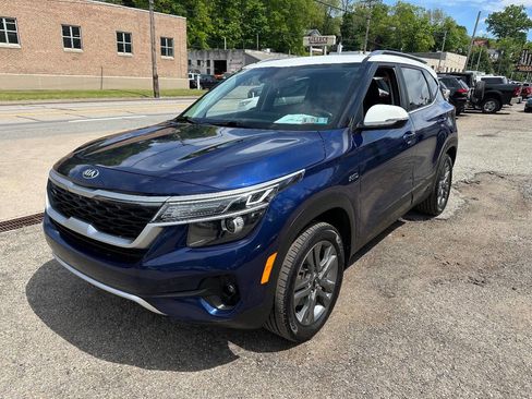 Used 2021 Kia Seltos S AWD/4WD image 3