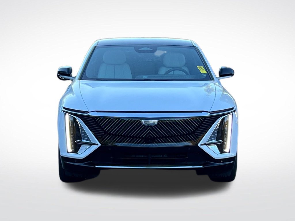 Used 2025 Cadillac Lyriq Luxury RWD image 2
