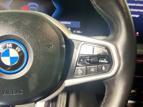 Used 2025 BMW i4 eDrive40 w/ M Sport Package RWD image 19