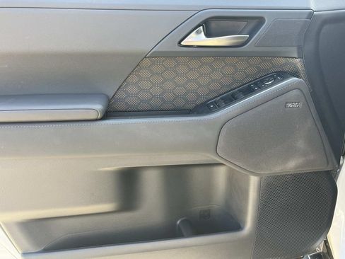 Used 2025 Lexus GX 550 w/ Accessory Package (Z1) AWD/4WD image 30