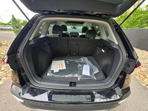 New 2026 Volkswagen Taos SE AWD/4WD image 12