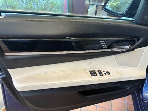 Used 2011 BMW ALPINA B7 xDrive w/ Rear Entertainment Pkg AWD/4WD image 14