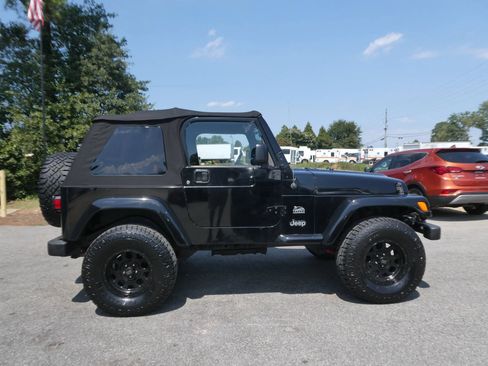 Used 2004 Jeep Wrangler Sahara AWD/4WD image 4
