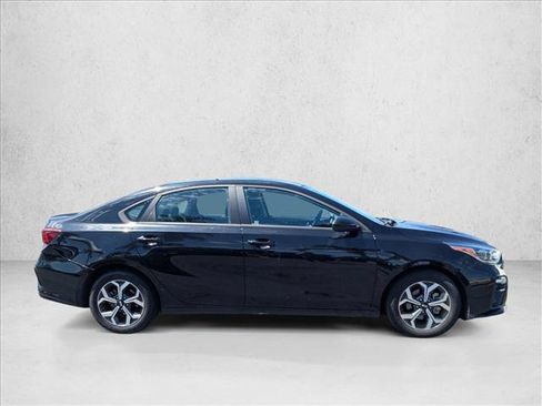 Used 2021 Kia Forte LXS FWD image 4