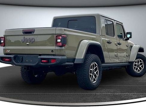 Used 2025 Jeep Gladiator Rubicon AWD/4WD image 6