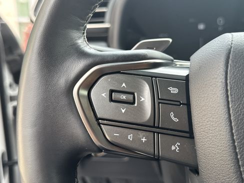 Used 2025 Lexus LX 600 4WD w/ Luxury Package image 25