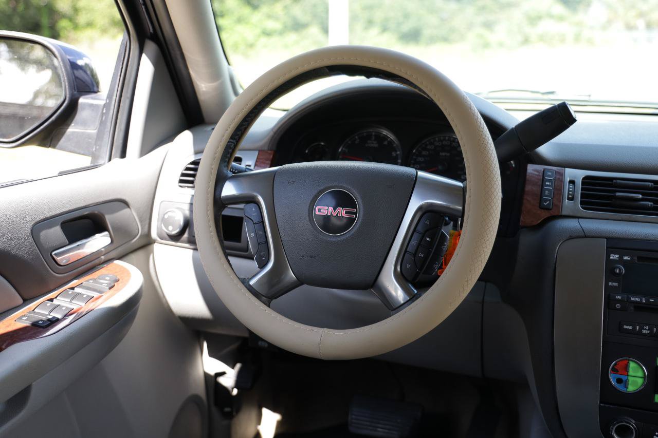 Used 2007 GMC Yukon SLT w/ SLT Preferred Equipment Group RWD image 27