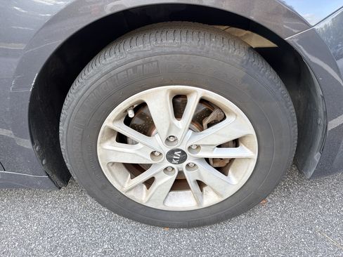 Used 2017 Kia Optima LX FWD image 10