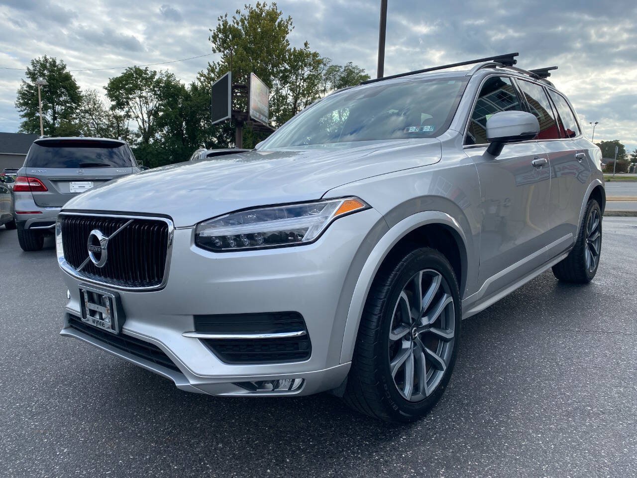 Used 2019 Volvo XC90 T5 Momentum w/ Protection Package Premier AWD/4WD image 7