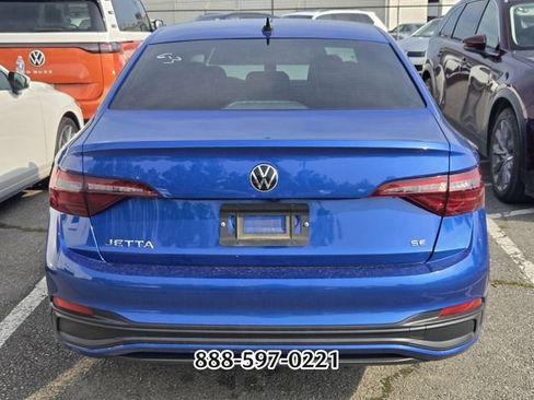 Certified 2024 Volkswagen Jetta SE FWD image 5