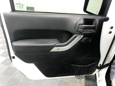 Used 2013 Jeep Wrangler Unlimited Sahara w/ Connectivity Group AWD/4WD image 13