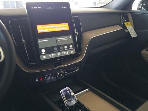 New 2026 Volvo XC60 B5 Core w/ Climate Package AWD/4WD image 30