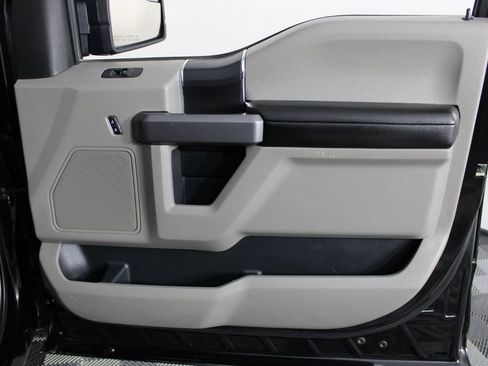 Used 2020 Ford F150 XLT image 32