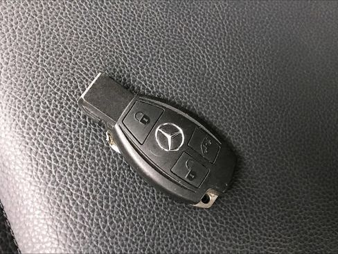 Used 2019 Mercedes-Benz Metris Passenger image 10