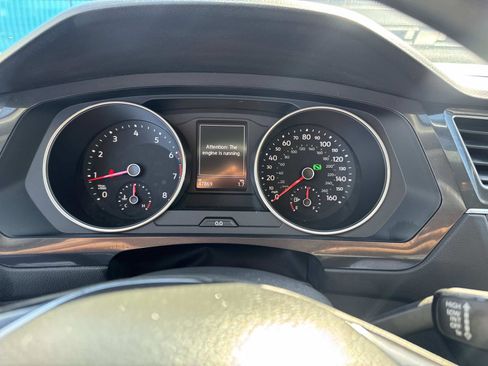 Used 2019 Volkswagen Tiguan S FWD image 18