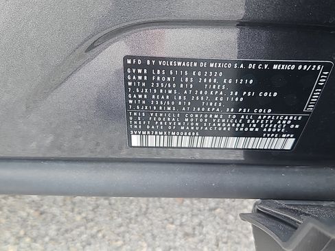 Used 2026 Volkswagen Tiguan SE AWD/4WD image 7