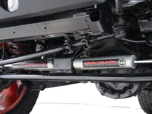 Used 2018 Jeep Wrangler Unlimited Sahara image 10