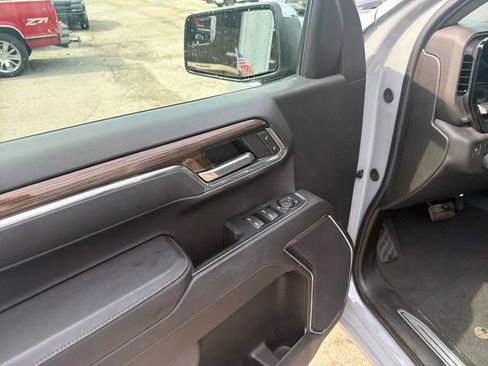 Used 2024 Chevrolet Silverado 1500 LT AWD/4WD image 11