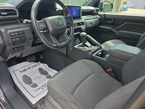 Certified 2024 Toyota Tacoma SR AWD/4WD image 11