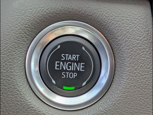 Used 2024 Chevrolet Colorado ZR2 w/ Technology Package AWD/4WD image 13