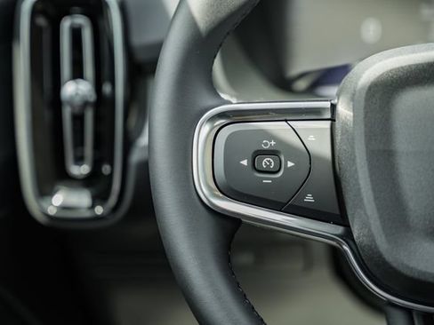 New 2026 Volvo XC40 B5 Plus w/ Climate Package AWD/4WD image 28