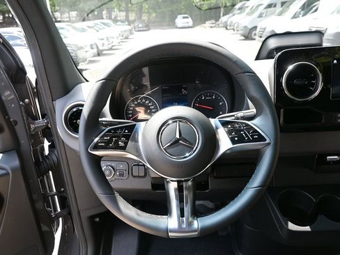 Used 2025 Mercedes-Benz Sprinter 2500 image 2