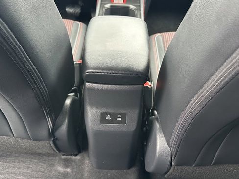 Certified 2025 Nissan Kicks SR image 30