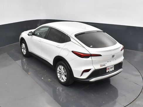 Used 2025 Buick Envista Preferred image 36