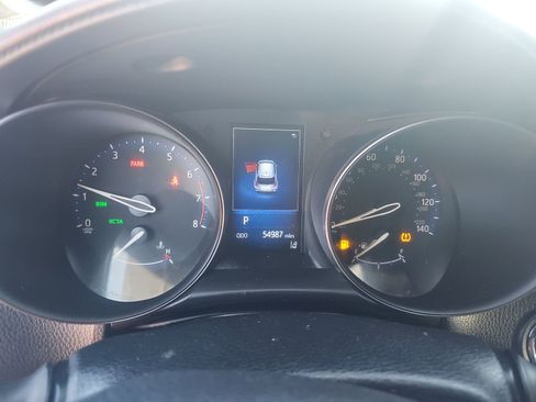 Used 2018 Toyota C-HR XLE image 11