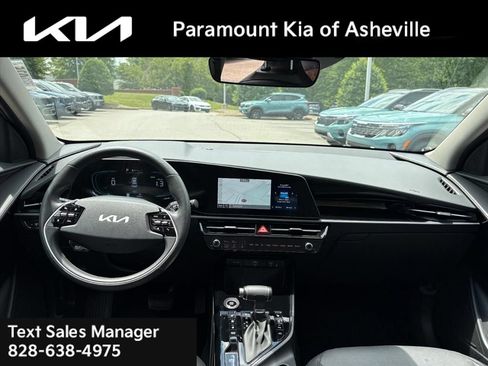 Certified 2025 Kia Niro FWD image 7