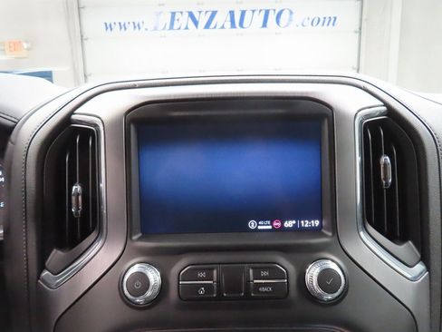 Used 2023 GMC Sierra 2500 Denali w/ Denali Black Diamond Edition image 13