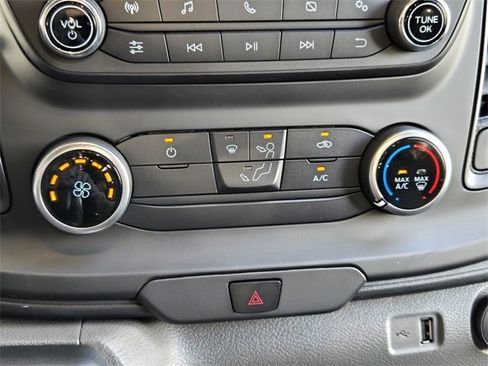 New 2025 Ford Transit 250 148 Medium Roof image 15