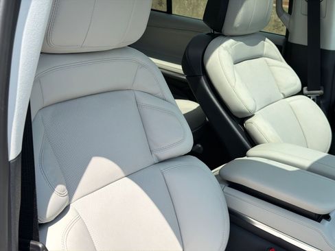 New 2026 Lincoln Navigator Reserve AWD/4WD image 12