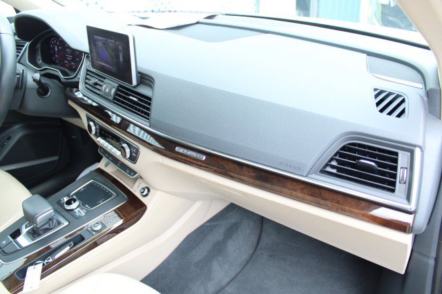 Used 2019 Audi Q5 2.0T Premium Plus w/ Premium Plus Package AWD/4WD image 40