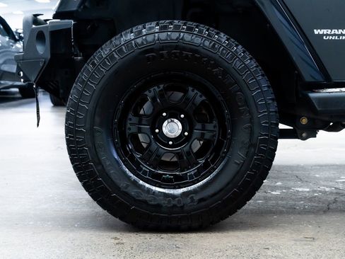 Used 2012 Jeep Wrangler Unlimited Sahara image 7