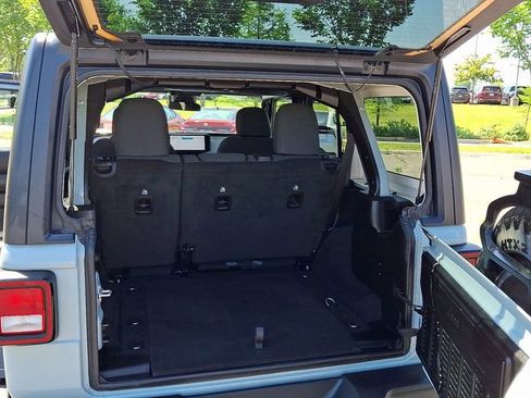 Used 2024 Jeep Wrangler Unlimited Sport AWD/4WD image 29