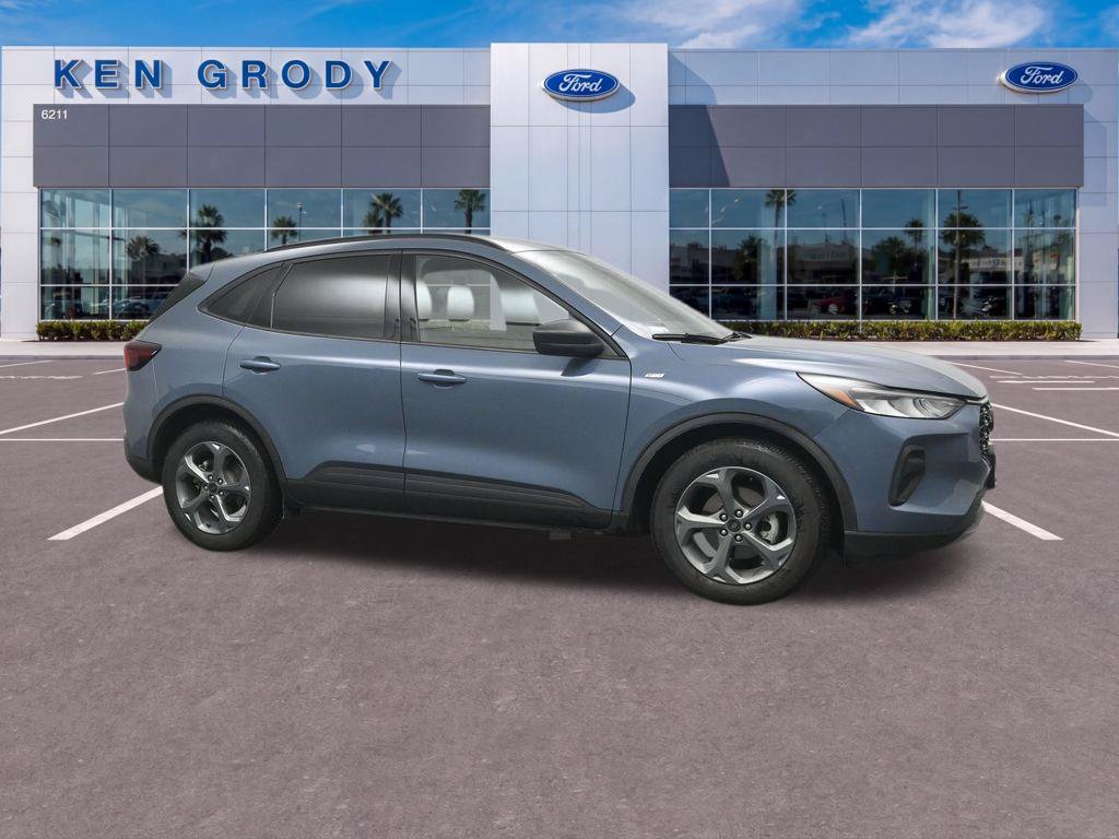 Used 2025 Ford Escape ST-Line w/ Equipment Group 301A FWD image 5
