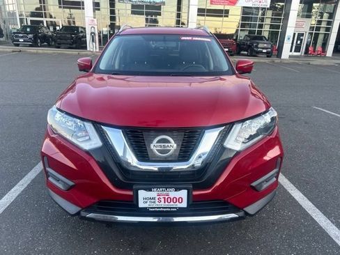 Used 2017 Nissan Rogue SV w/ Sun & Sound Touring Package FWD image 2