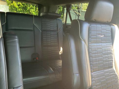 Used 2021 Cadillac Escalade ESV Premium Luxury Platinum RWD image 19